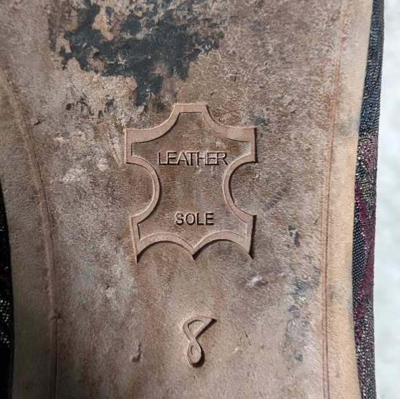 Embroidered Pointed Toe Leather Sole Flats - Picture 5 of 5